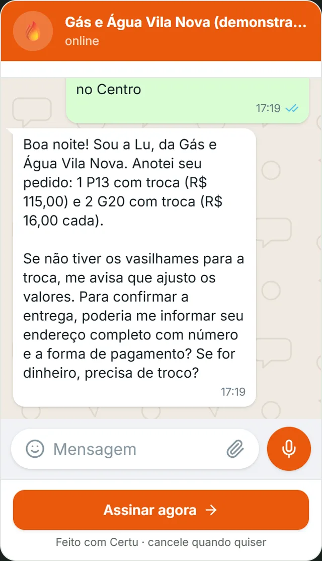 Conversa no WhatsApp com a Gás e Água Vila Nova, empresa de demonstração: o cliente escreve o pedido do jeito dele e a IA responde com um botijão P13 com troca por R$ 115,00 e dois galões G20 por R$ 16,00 cada, e pede endereço e forma de pagamento